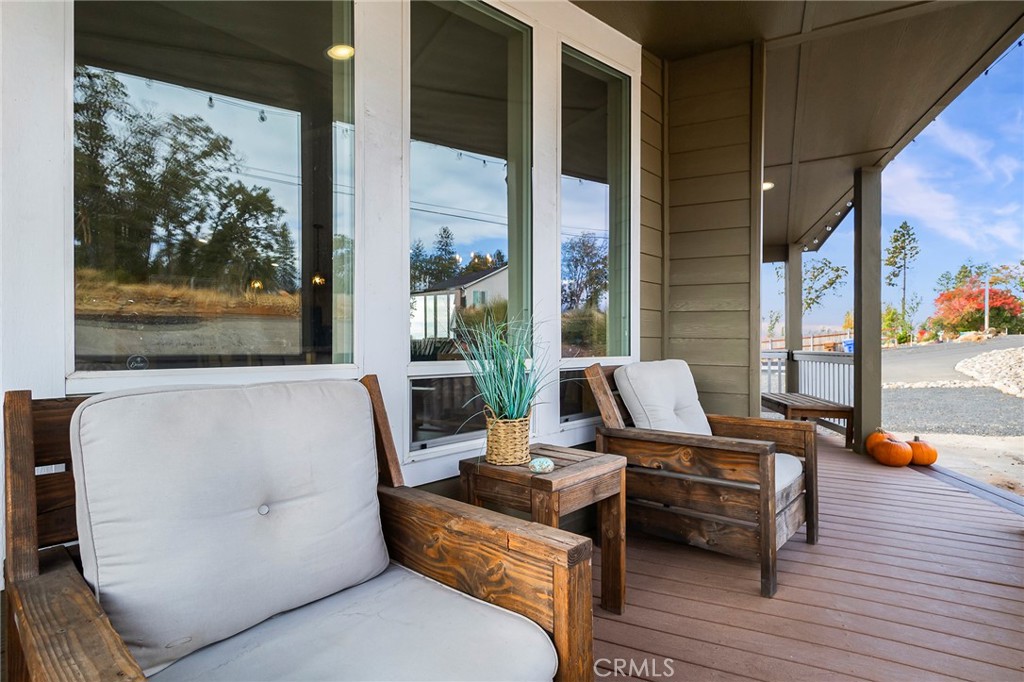 918 Deer Creek