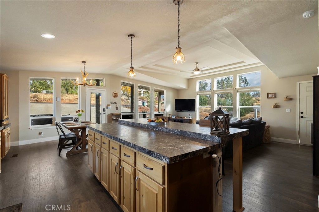 918 Deer Creek