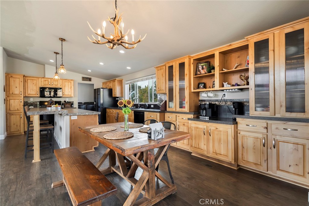 918 Deer Creek