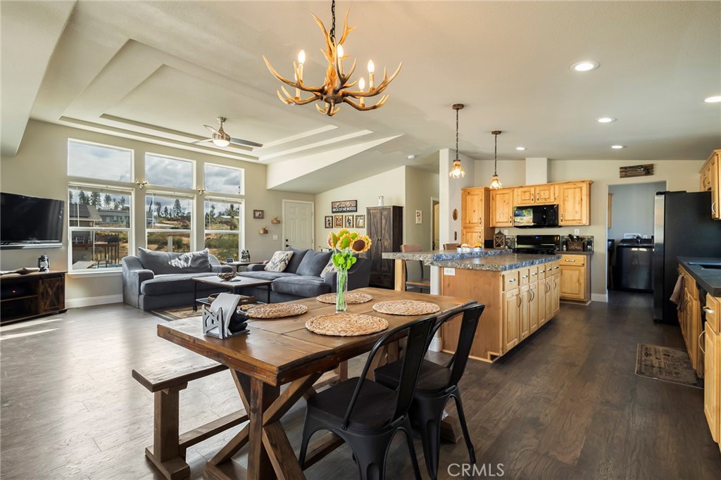 918 Deer Creek