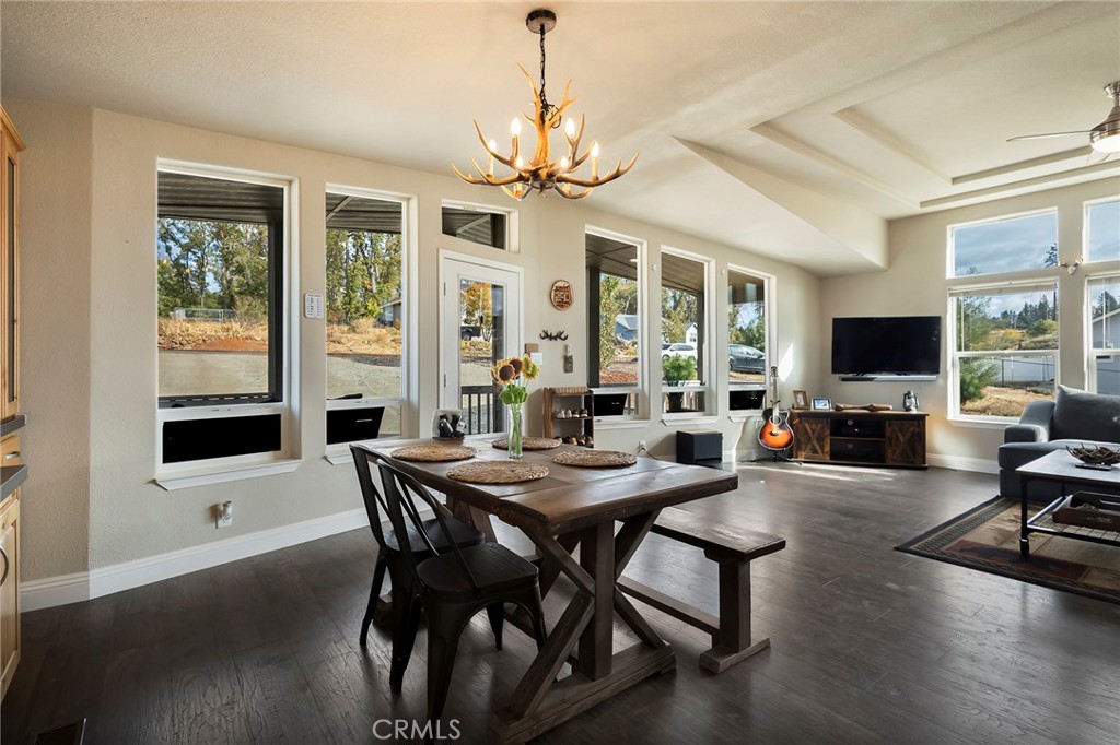 918 Deer Creek