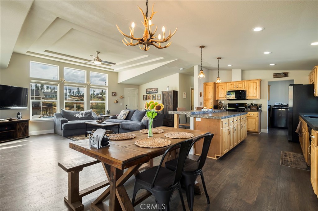 918 Deer Creek