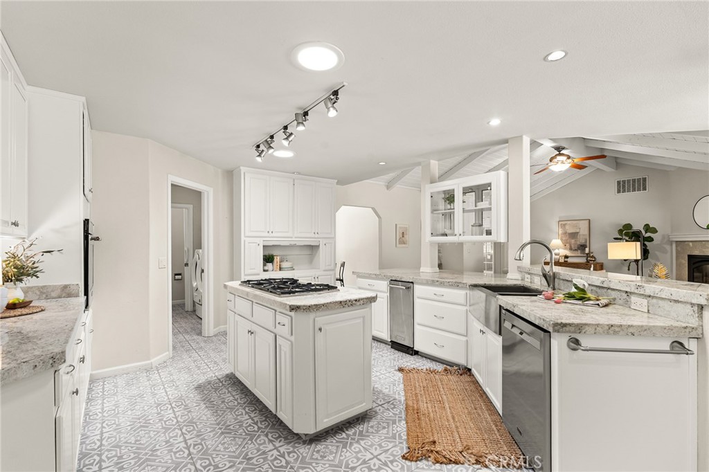 15004 Woodland Park