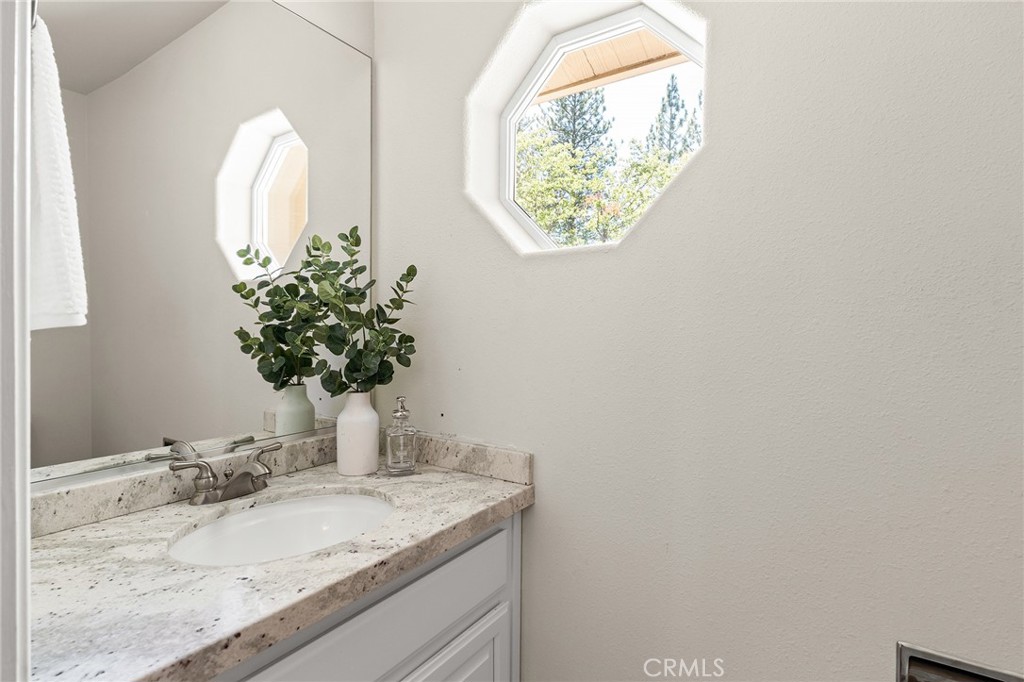 15004 Woodland Park