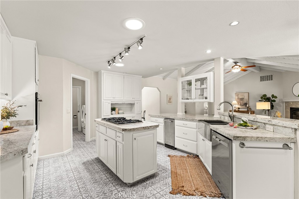 15004 Woodland Park