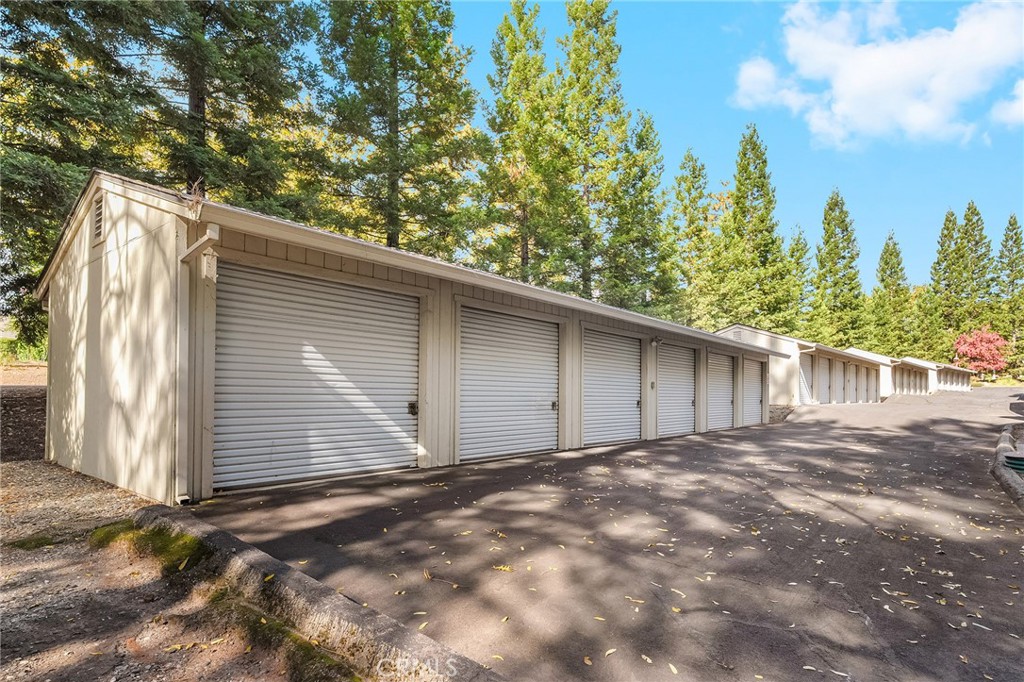 15004 Woodland Park
