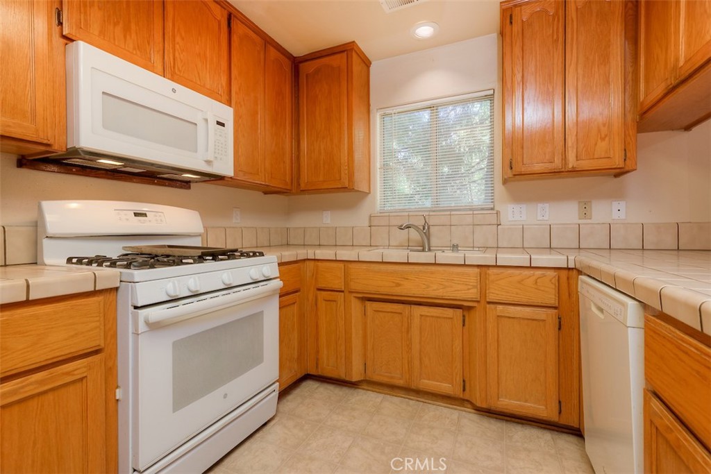 14579 Carnegie