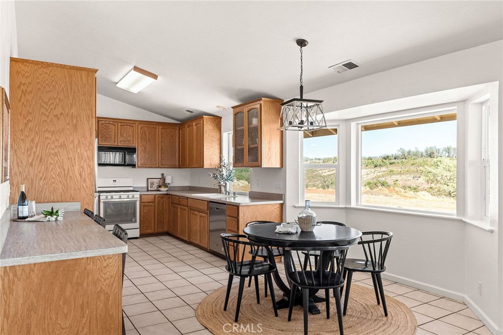 4706 Foster