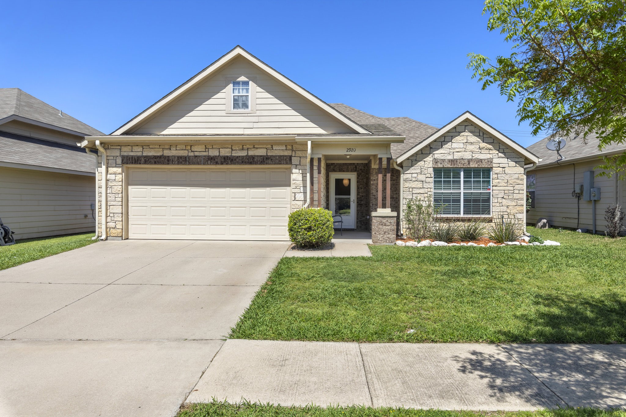 2920 Englefield Green