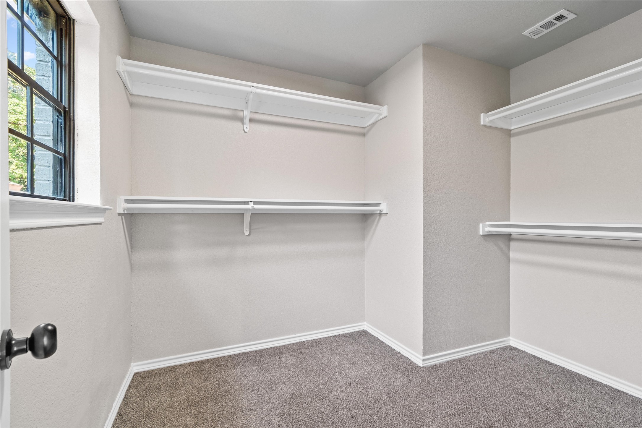 1704 Weiler Boulevard