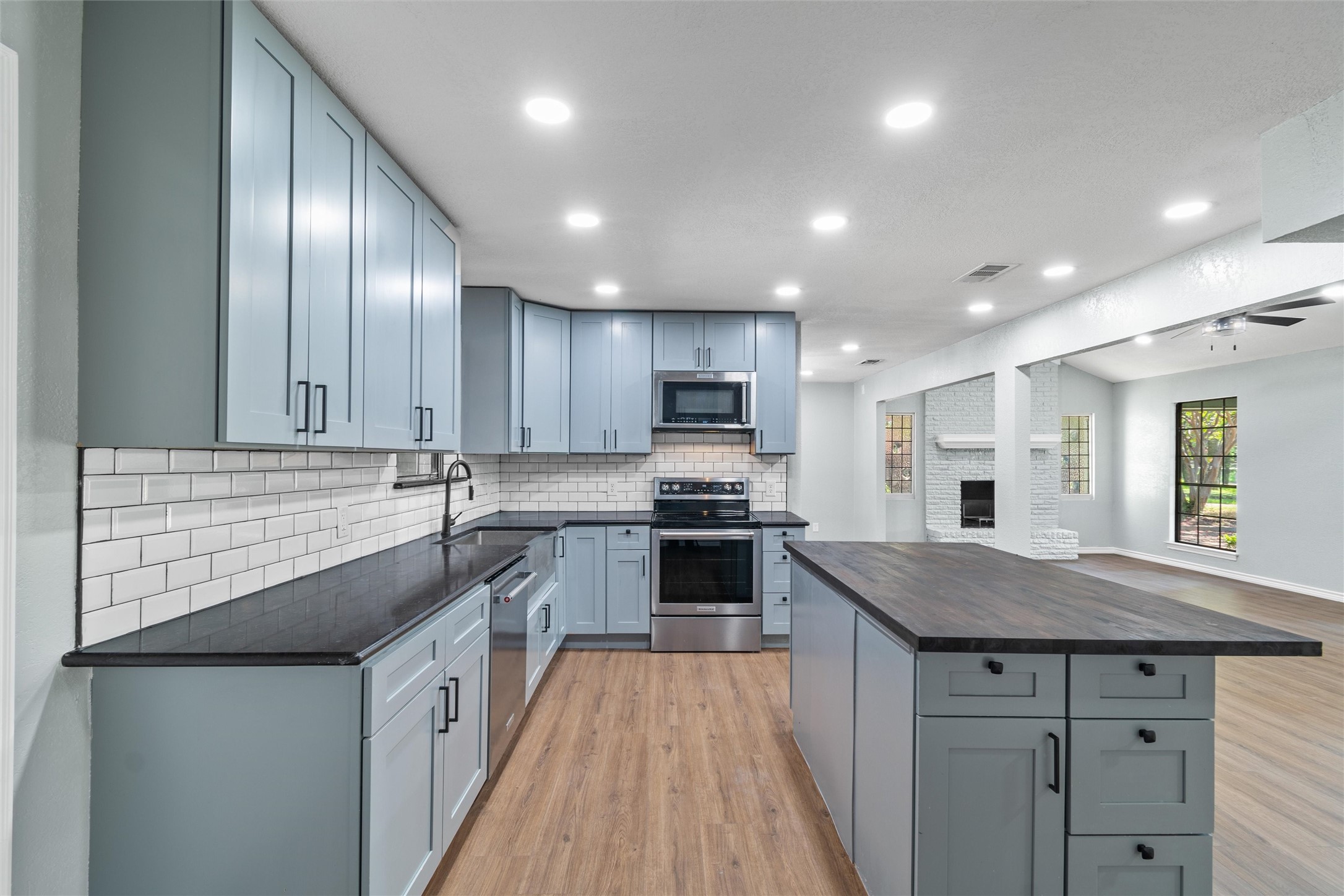 1704 Weiler Boulevard