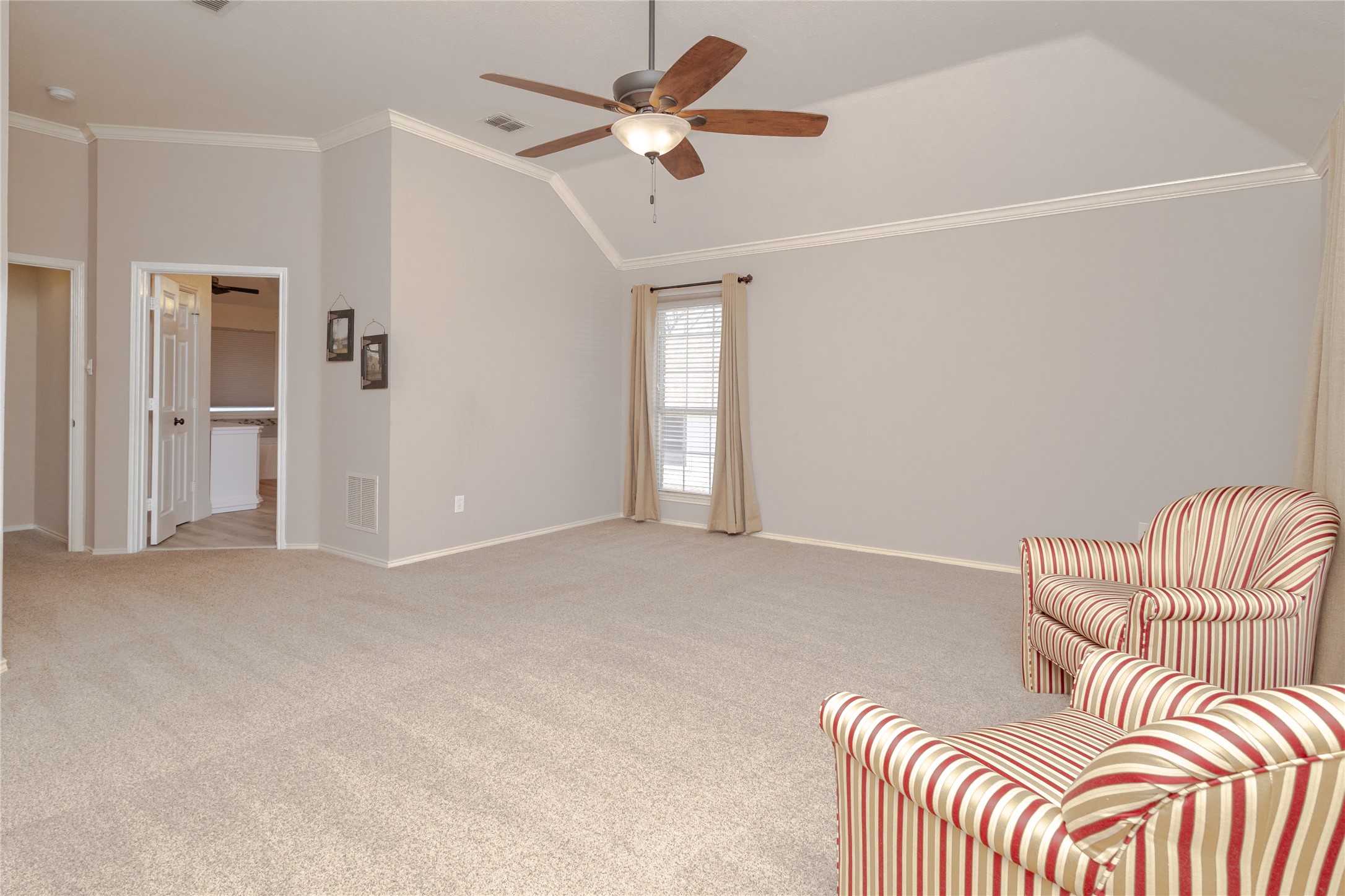 904 Inverness Circle