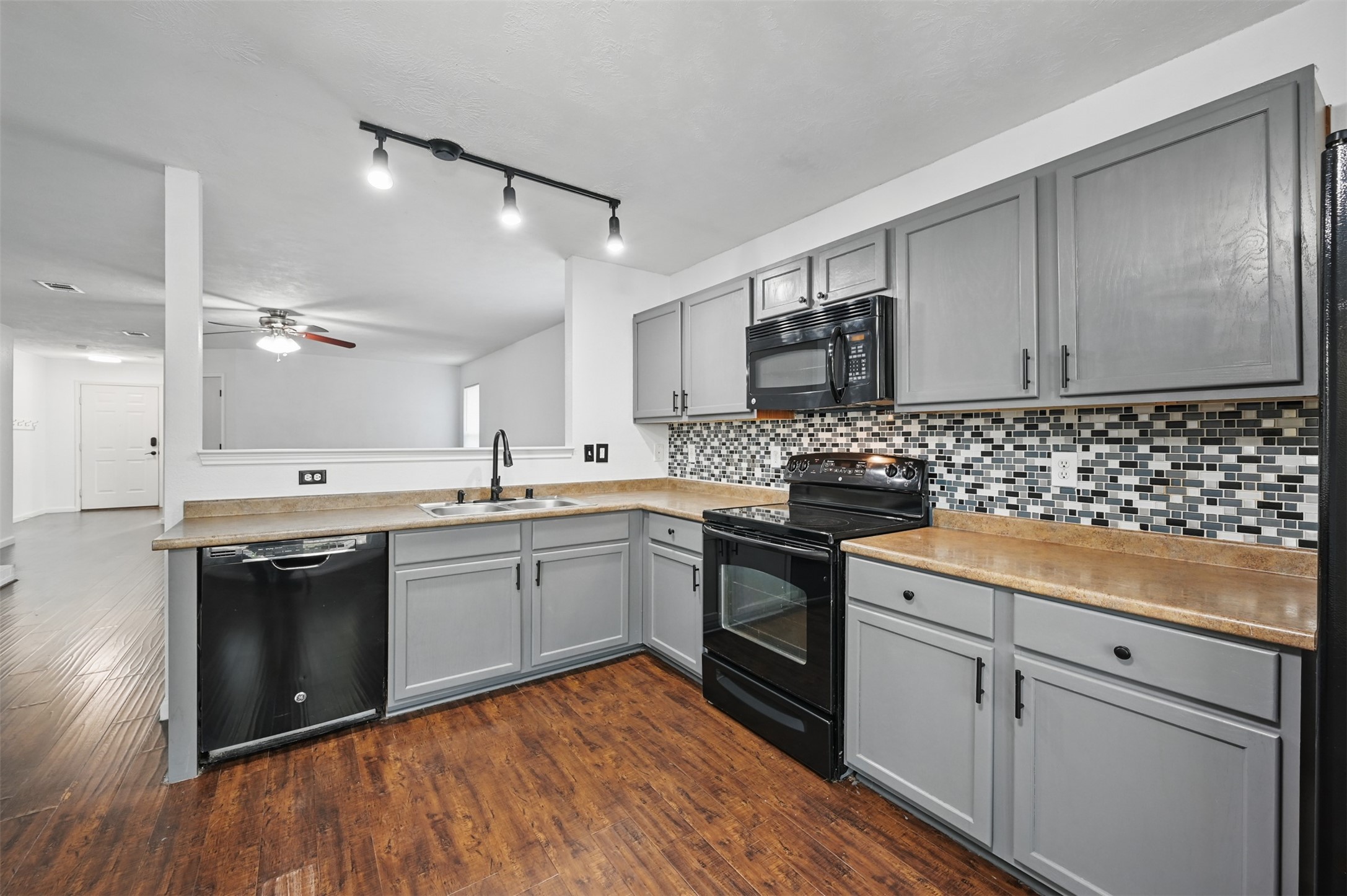 5225 Bedfordshire Drive