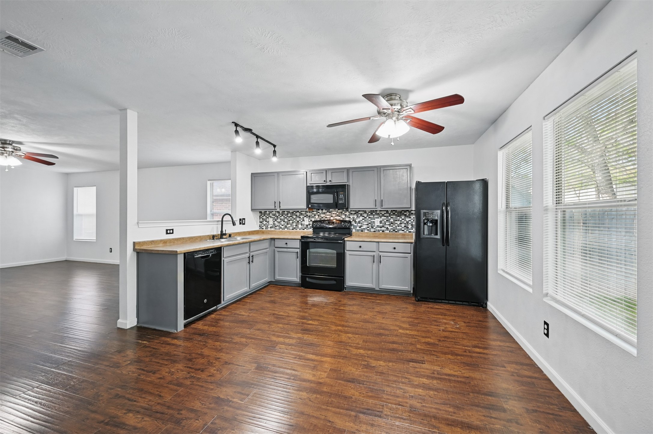 5225 Bedfordshire Drive