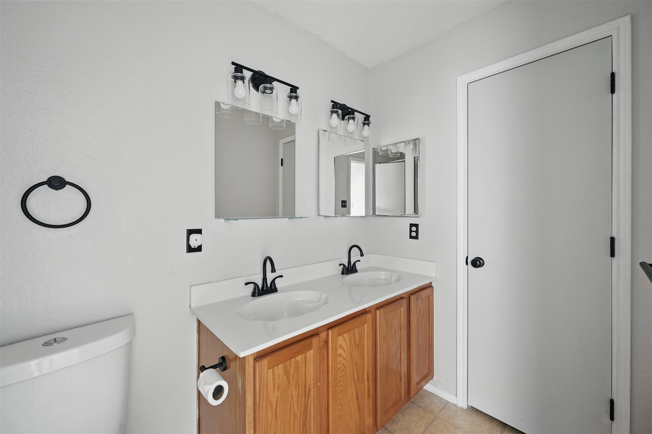 5225 Bedfordshire Drive