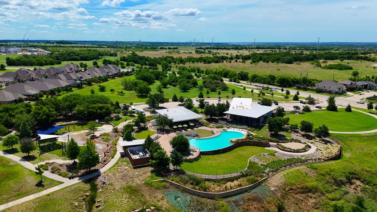 6305 Crossvine Trail