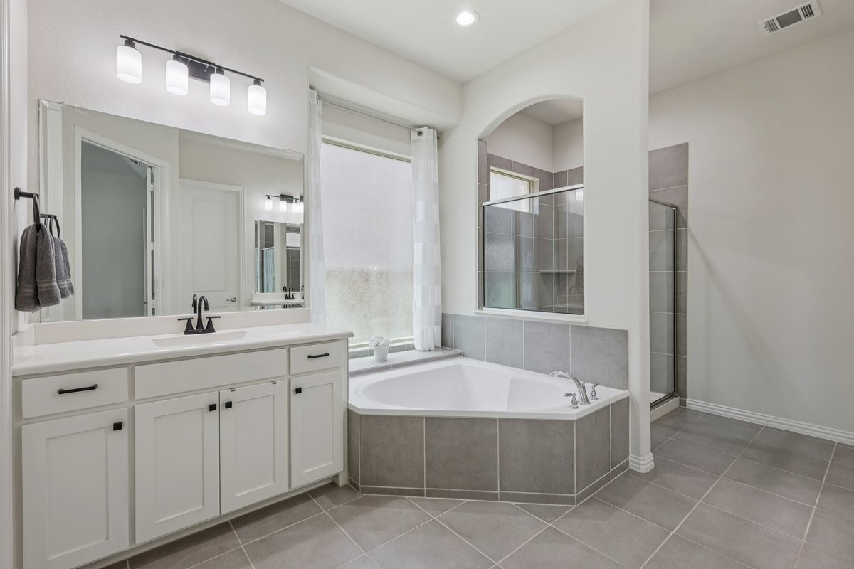 6305 Crossvine Trail