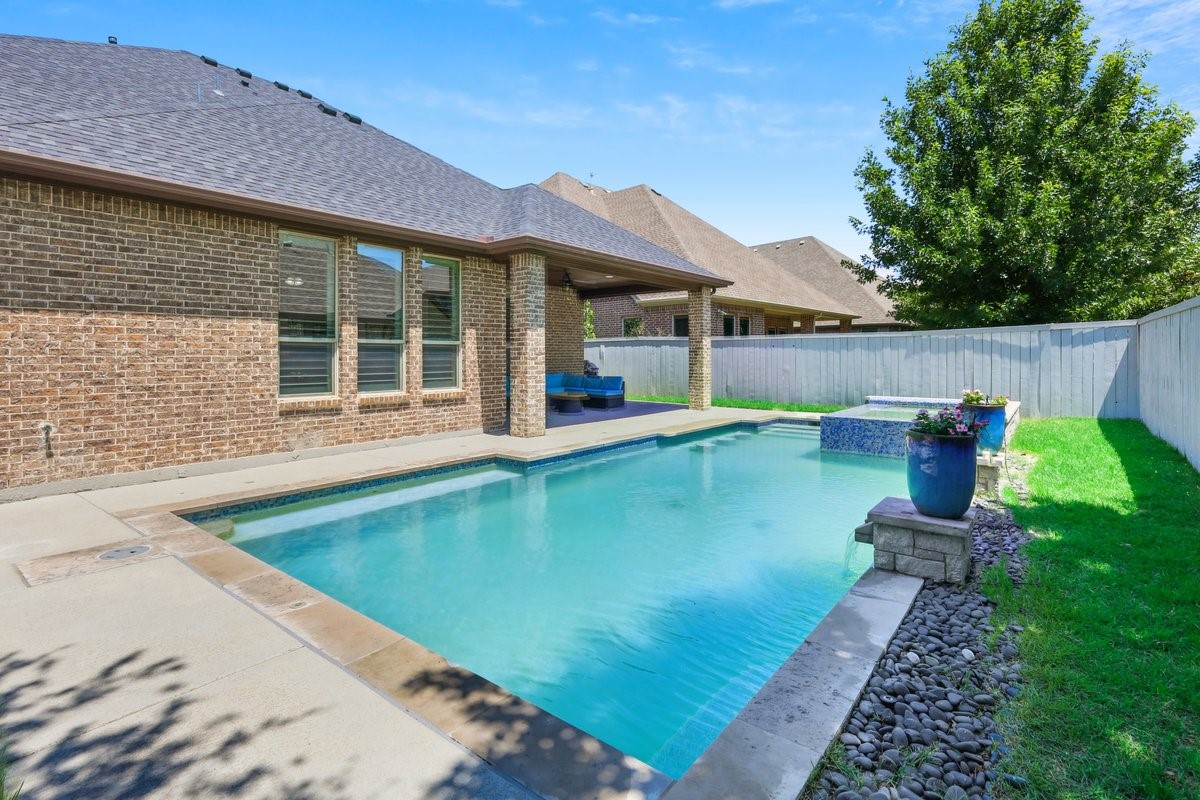 6305 Crossvine Trail