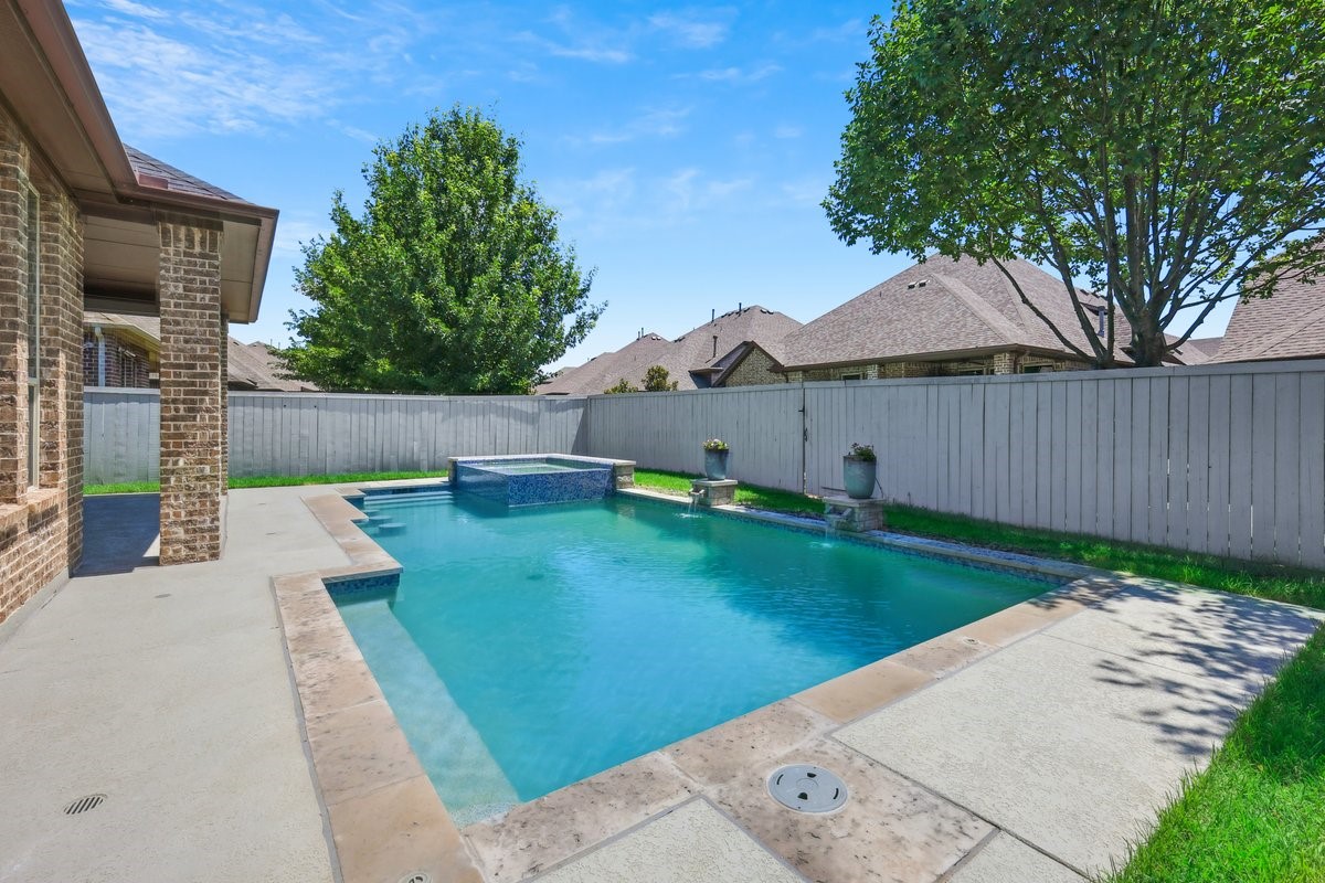 6305 Crossvine Trail