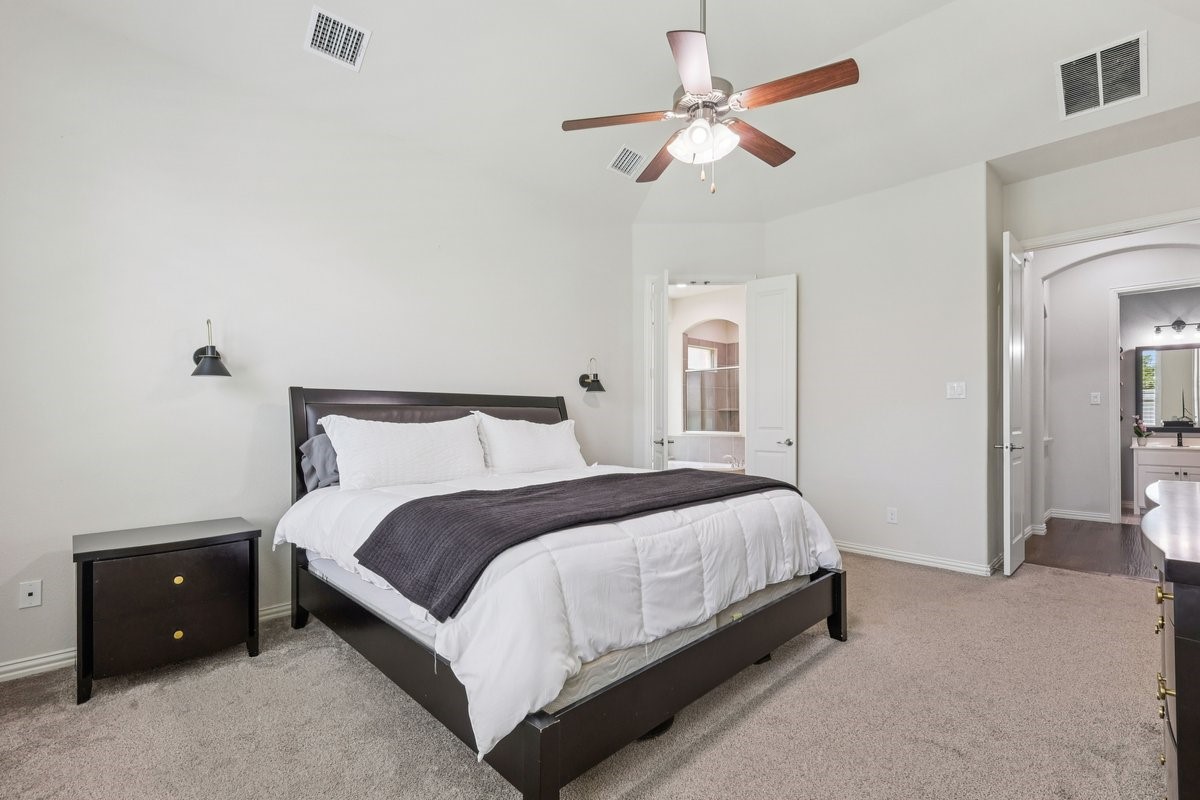 6305 Crossvine Trail