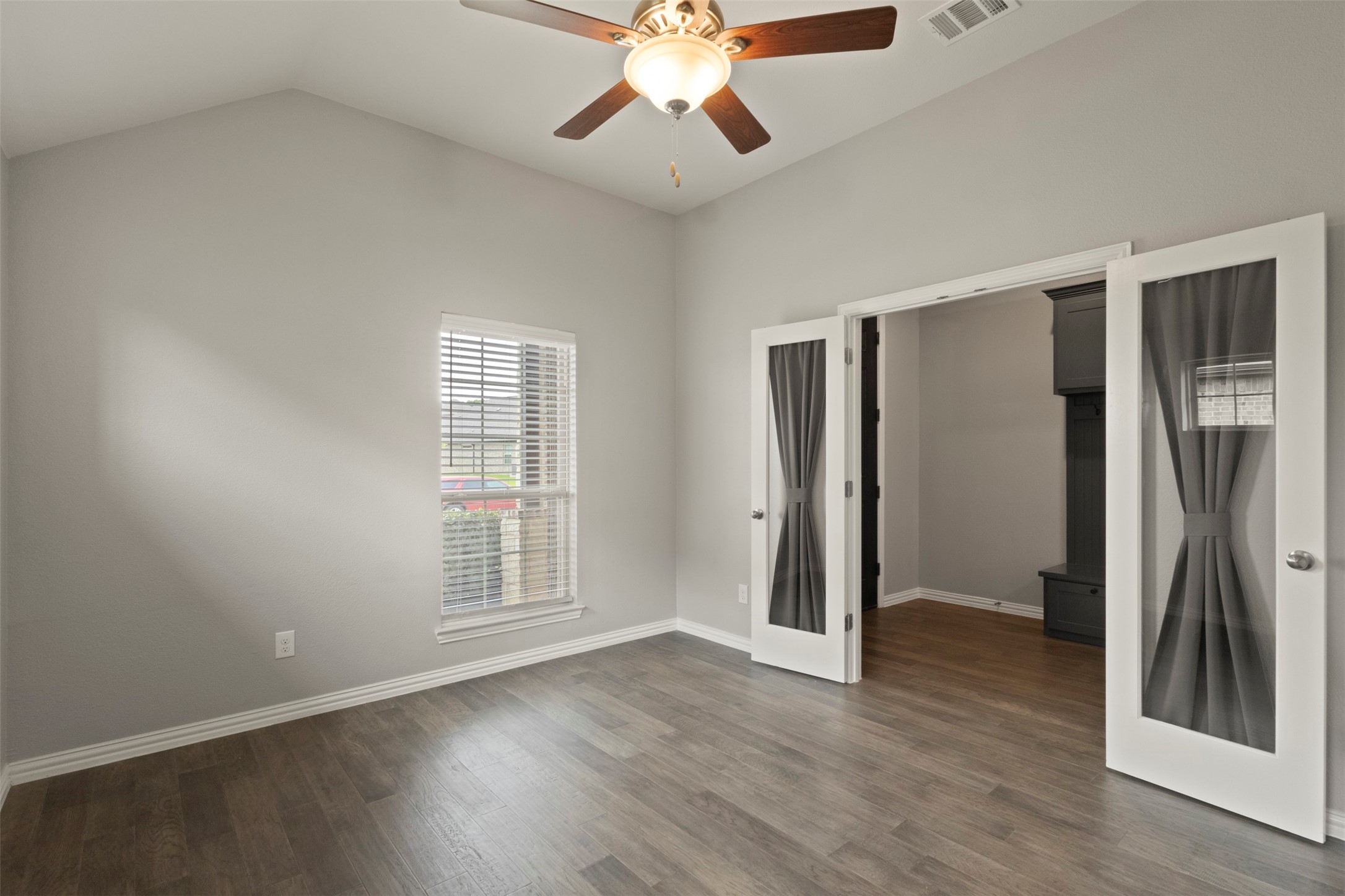 6604 Cedarhurst Court