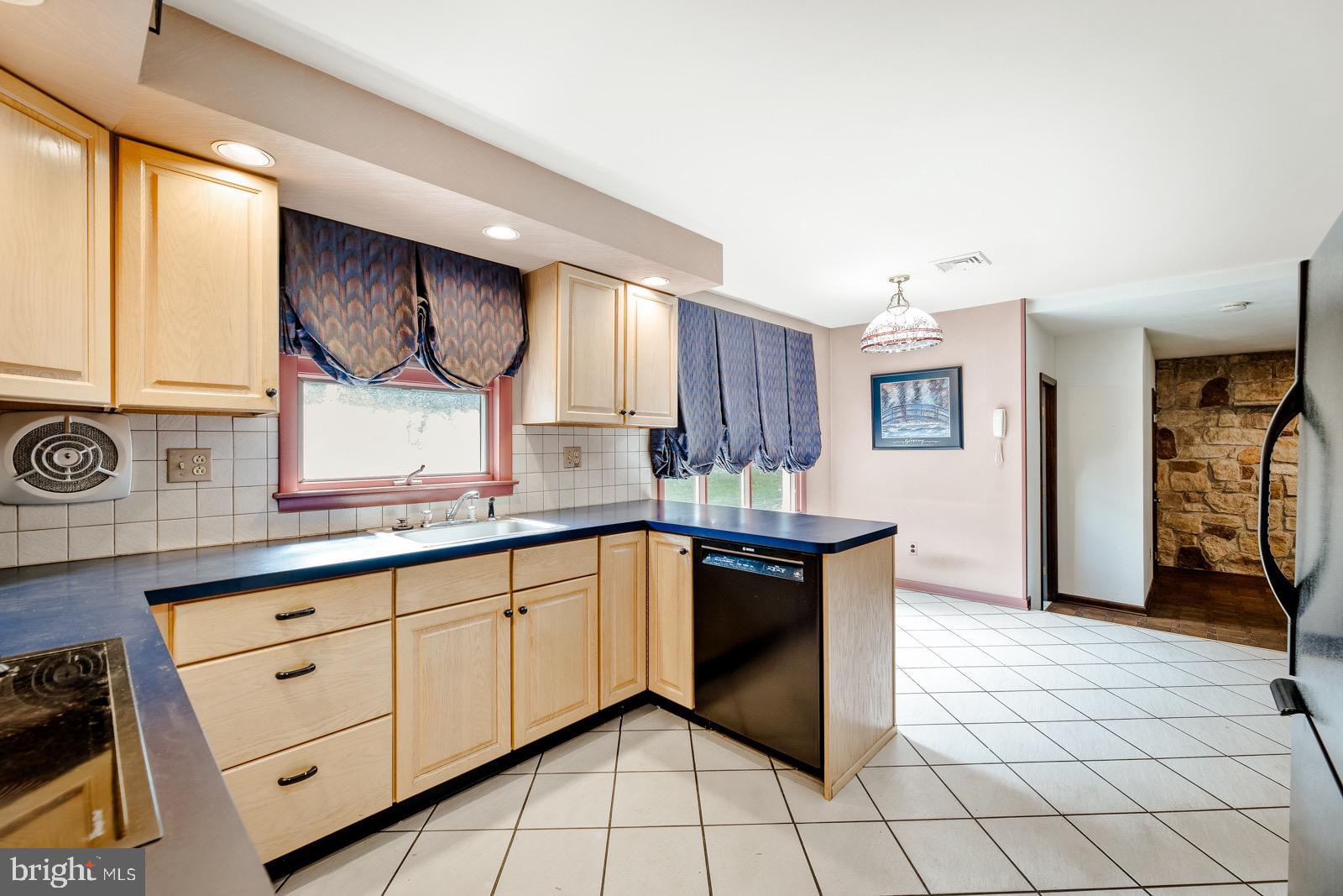 163 N MYRTLEWOOD AVENUE