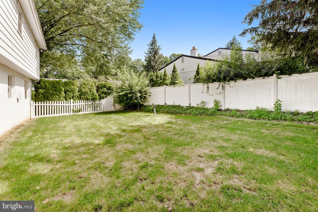 163 N MYRTLEWOOD AVENUE