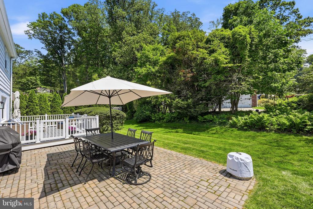 566 UPPER WEADLEY ROAD