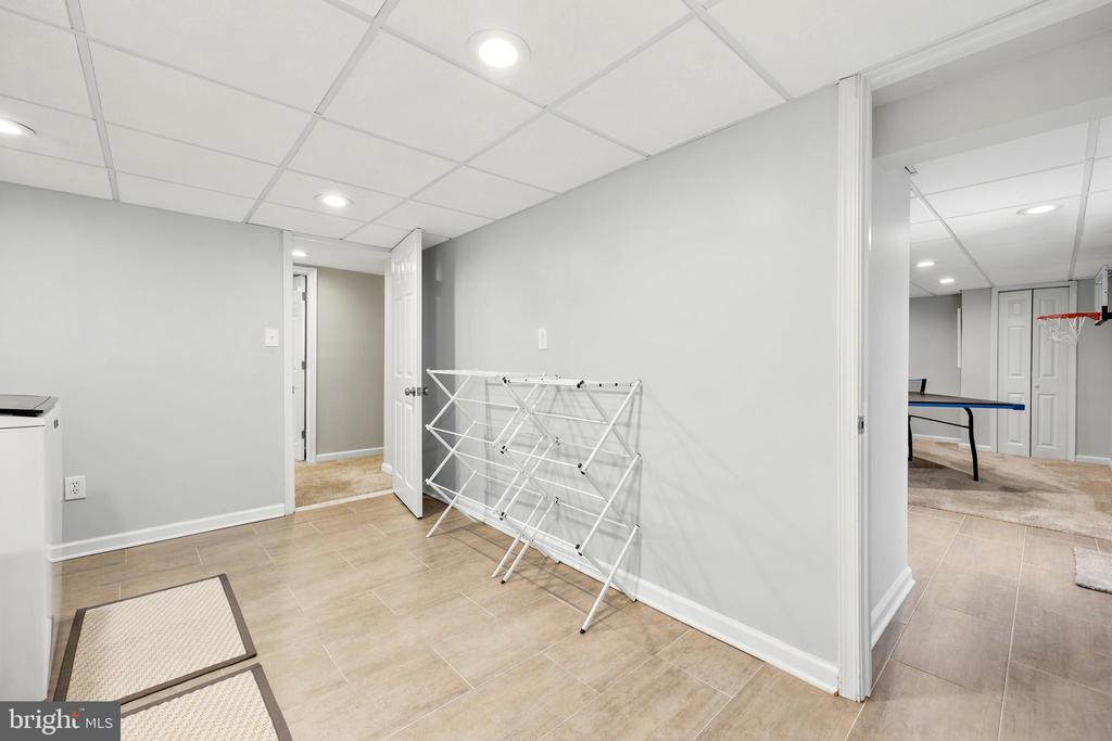566 UPPER WEADLEY ROAD