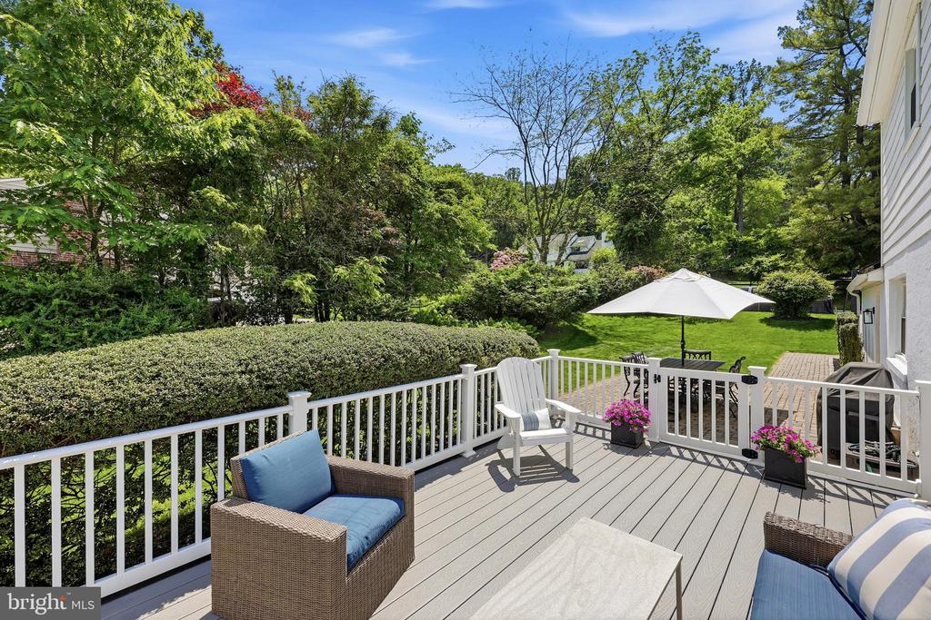 566 UPPER WEADLEY ROAD
