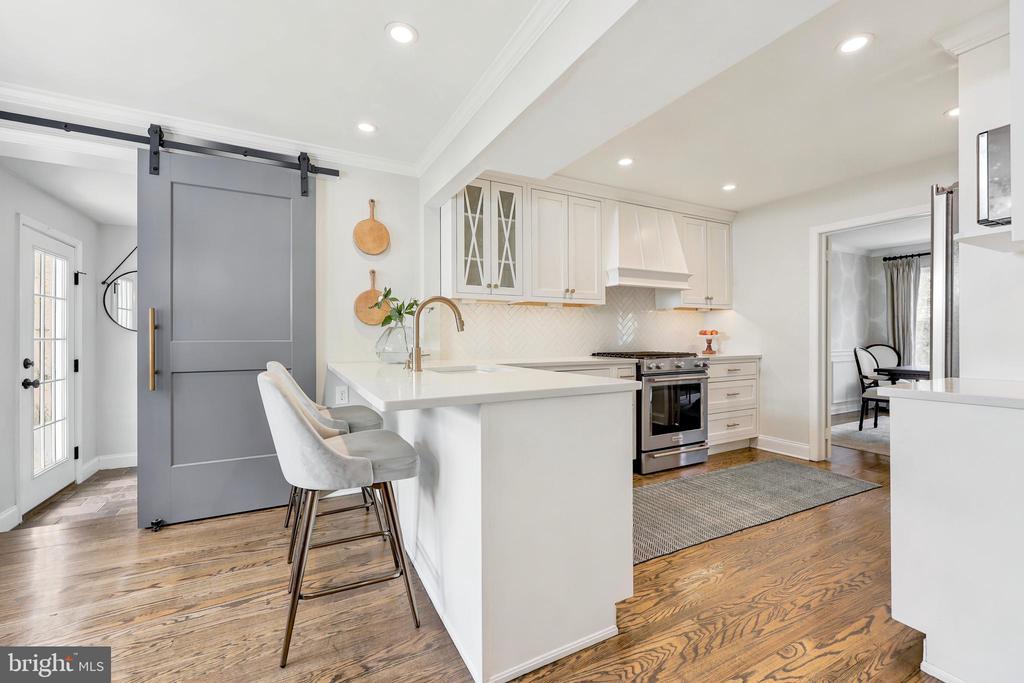 566 UPPER WEADLEY ROAD