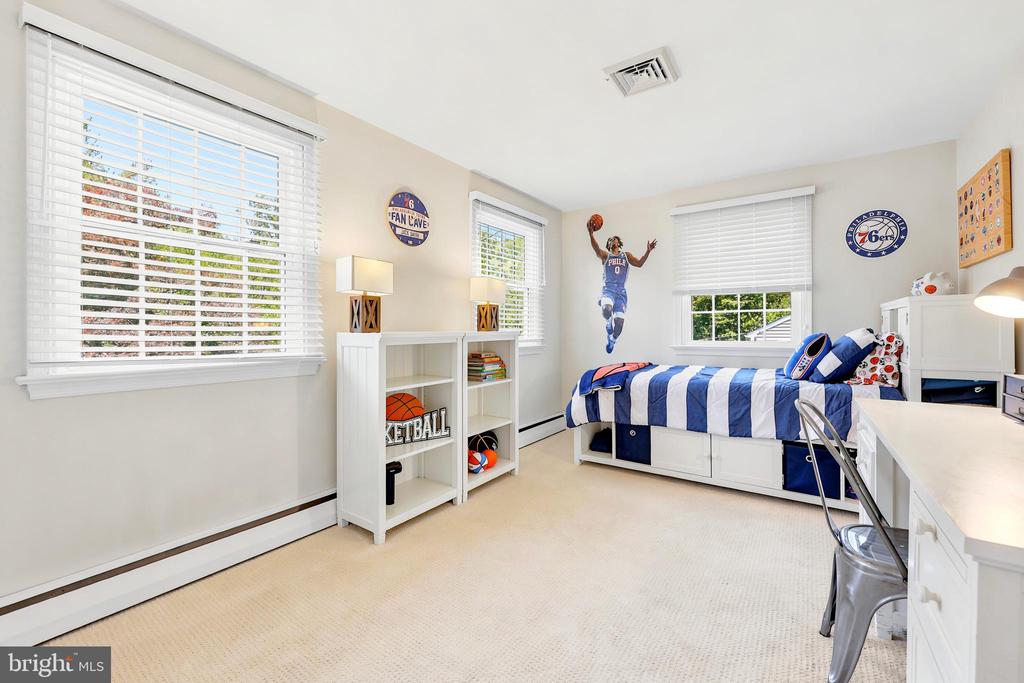 566 UPPER WEADLEY ROAD