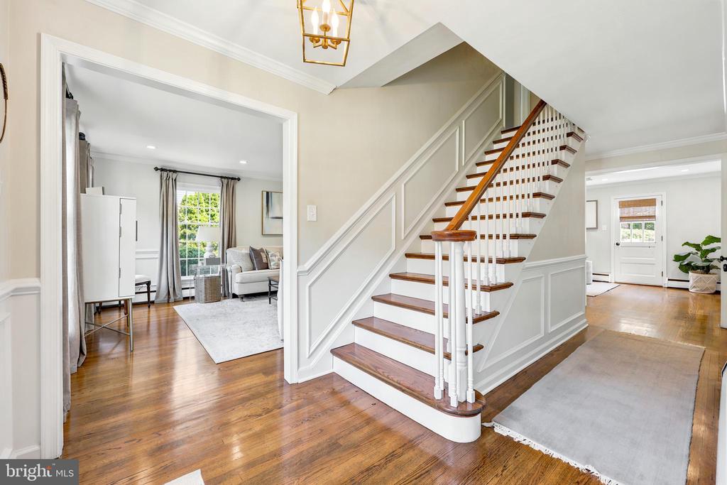 566 UPPER WEADLEY ROAD