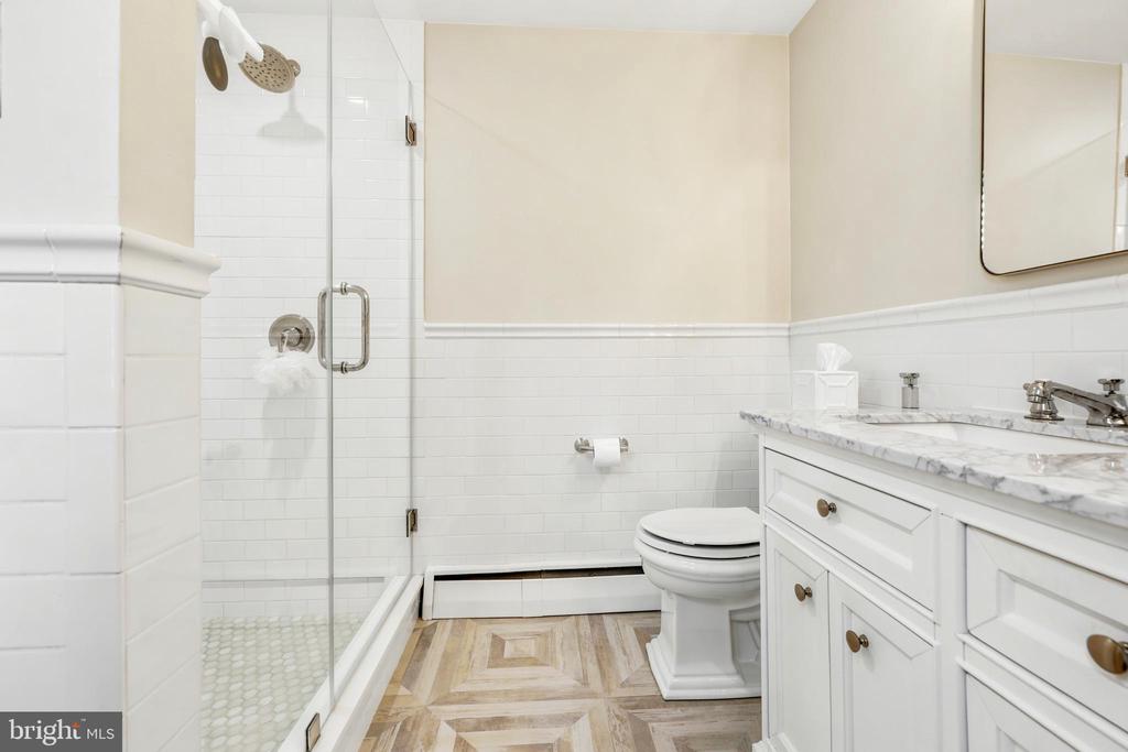 566 UPPER WEADLEY ROAD