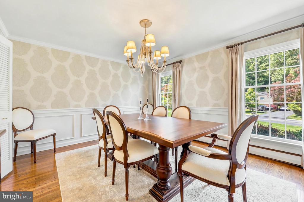 566 UPPER WEADLEY ROAD