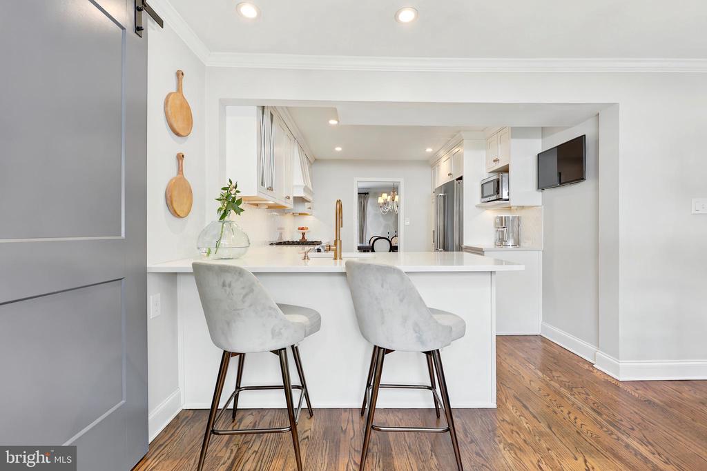 566 UPPER WEADLEY ROAD
