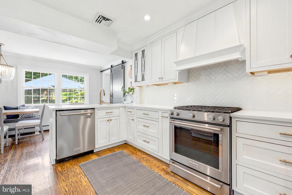 566 UPPER WEADLEY ROAD