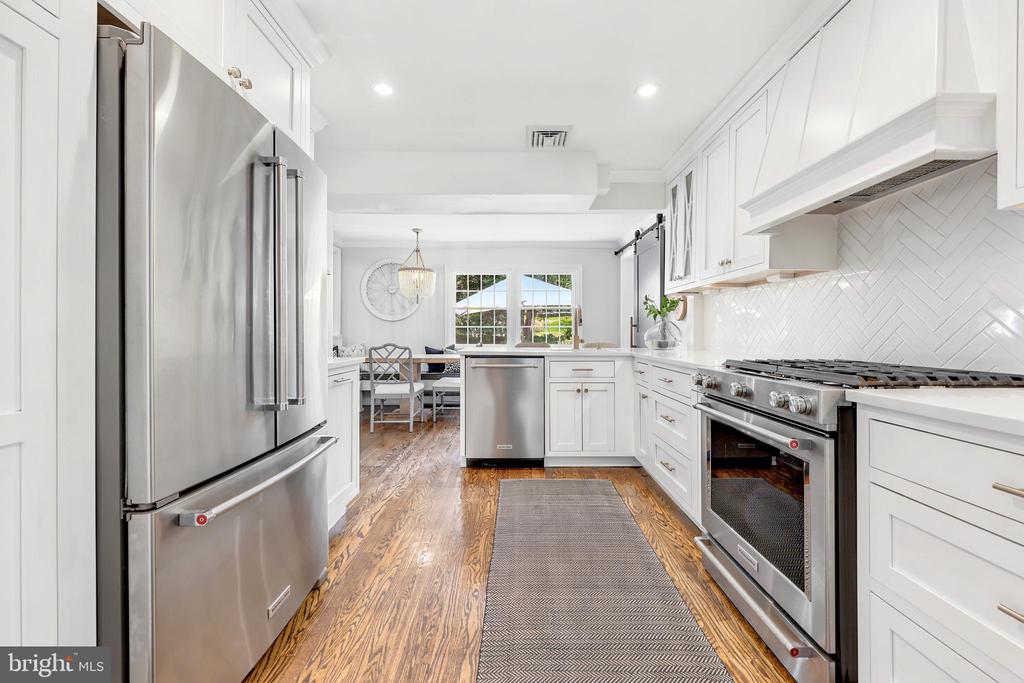 566 UPPER WEADLEY ROAD