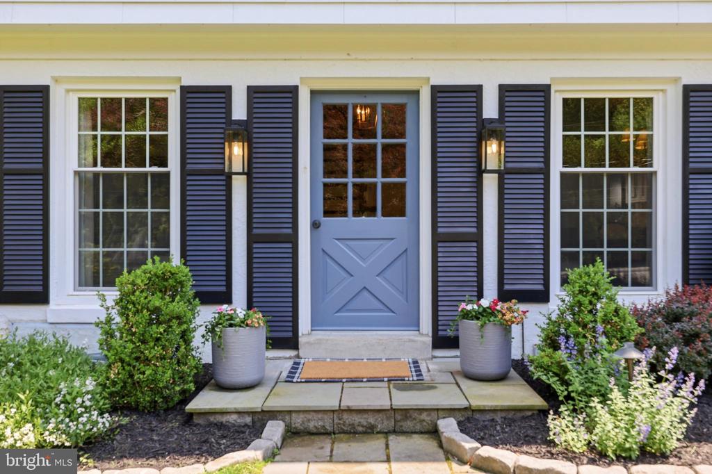 566 UPPER WEADLEY ROAD