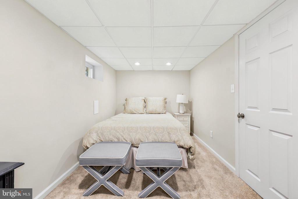 566 UPPER WEADLEY ROAD