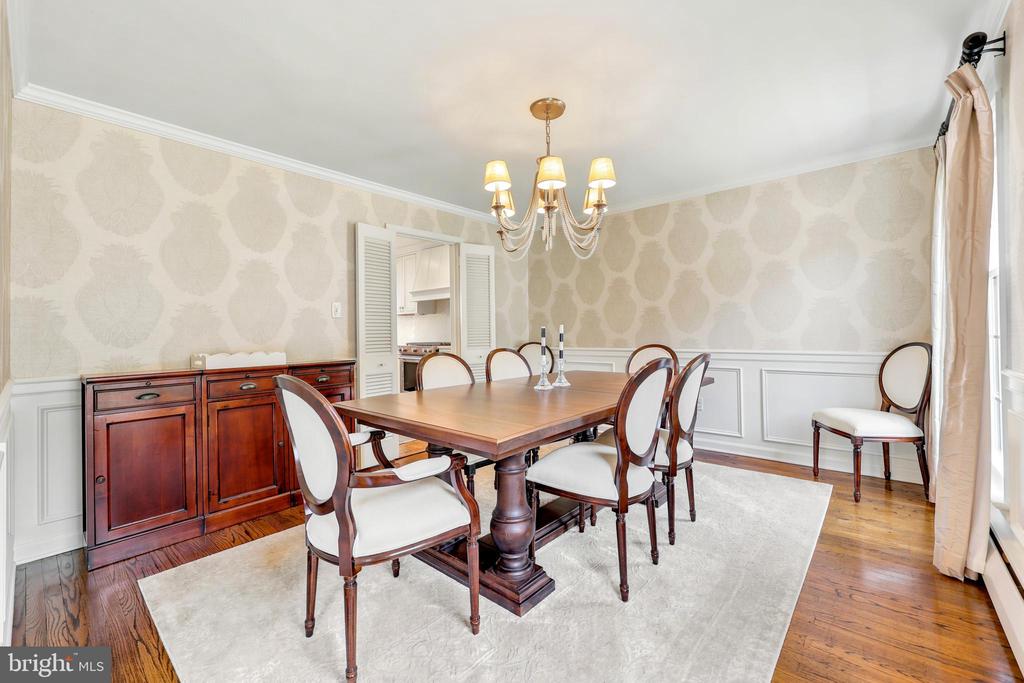 566 UPPER WEADLEY ROAD