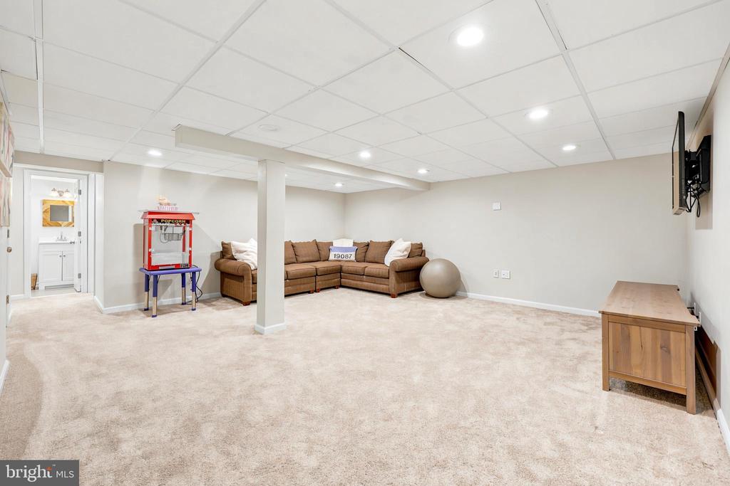 566 UPPER WEADLEY ROAD