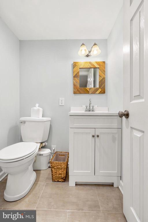566 UPPER WEADLEY ROAD