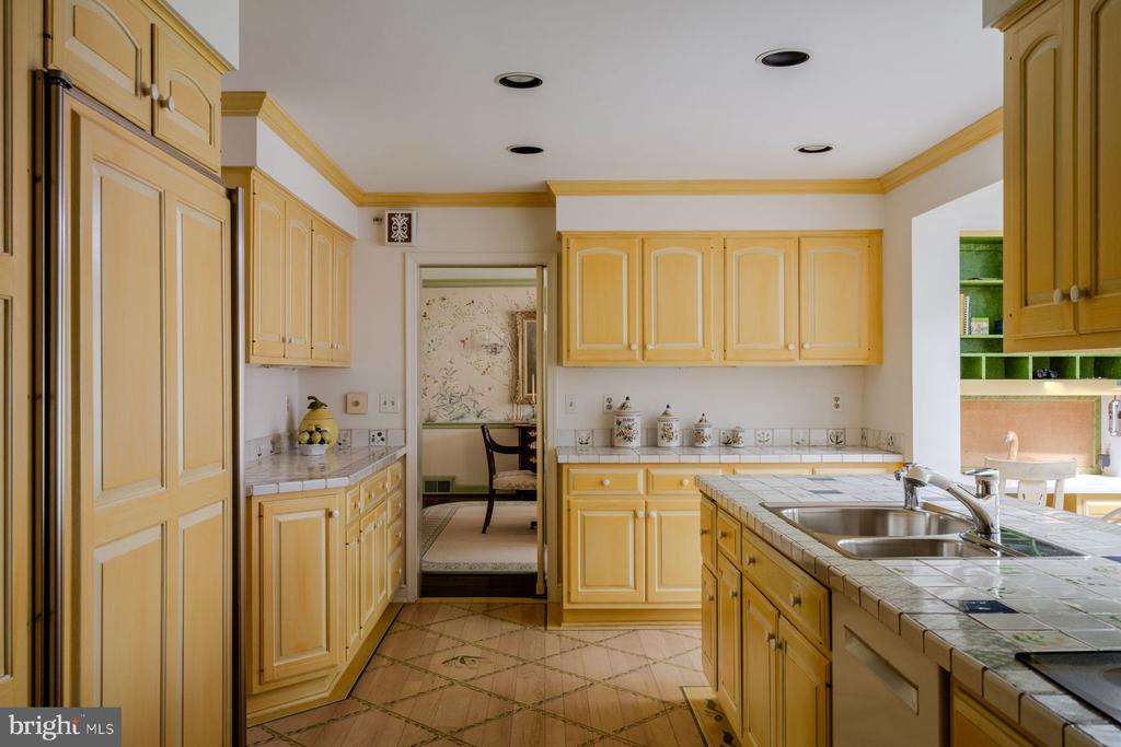 274 And 270 Hothorpe Ln
