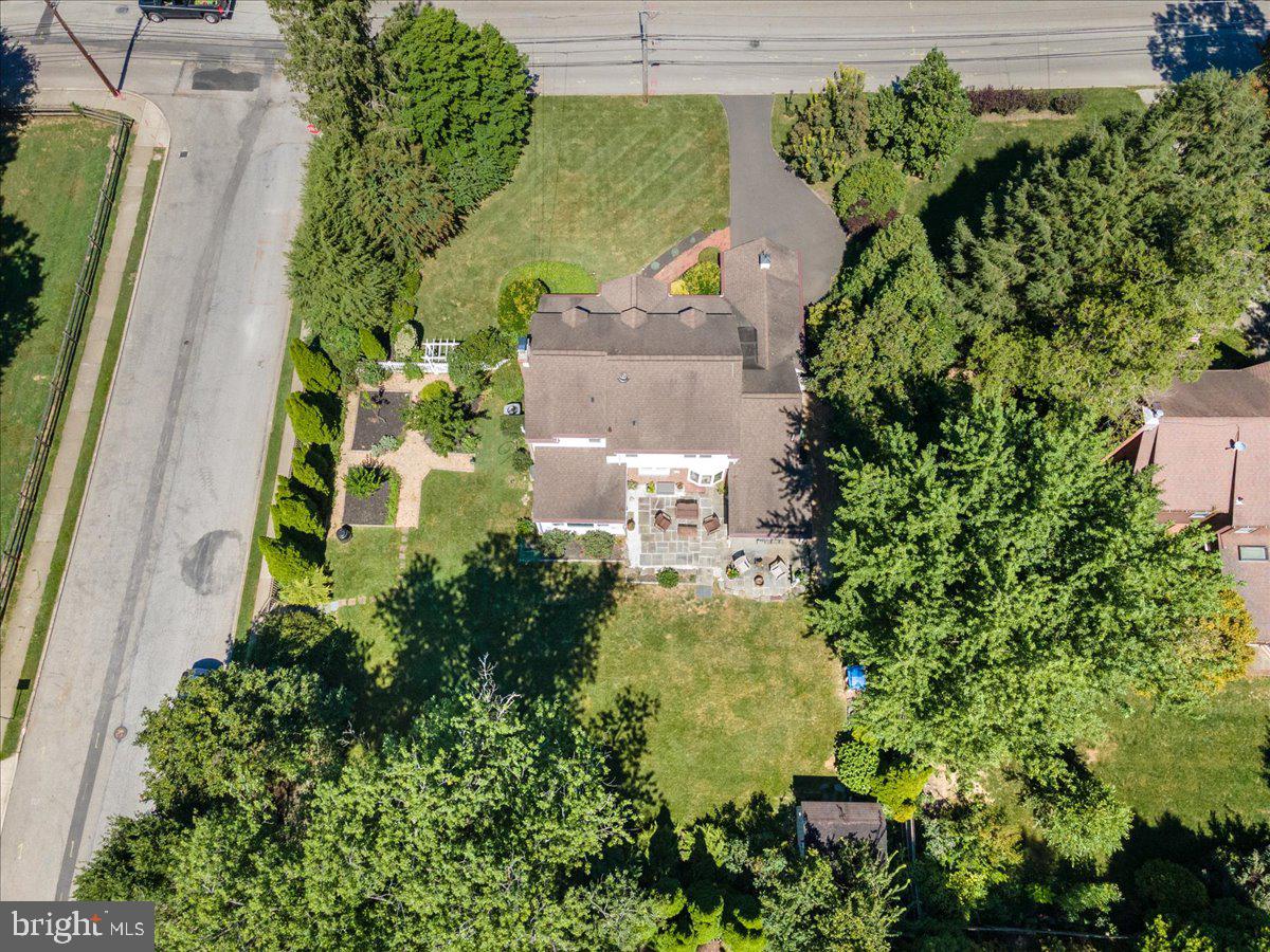 100 Haws Ln