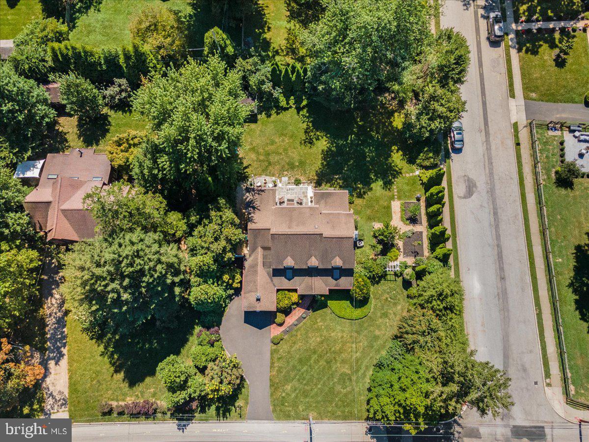 100 Haws Ln
