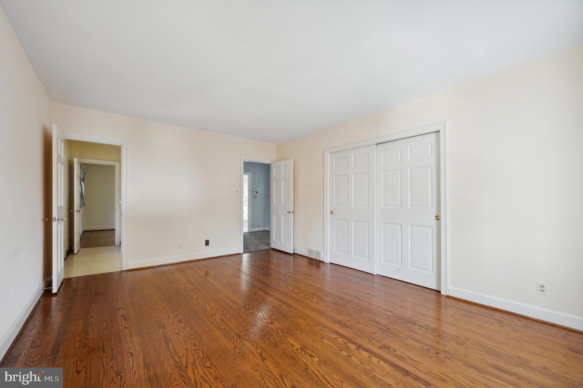 517 CRESHEIM VALLEY ROAD