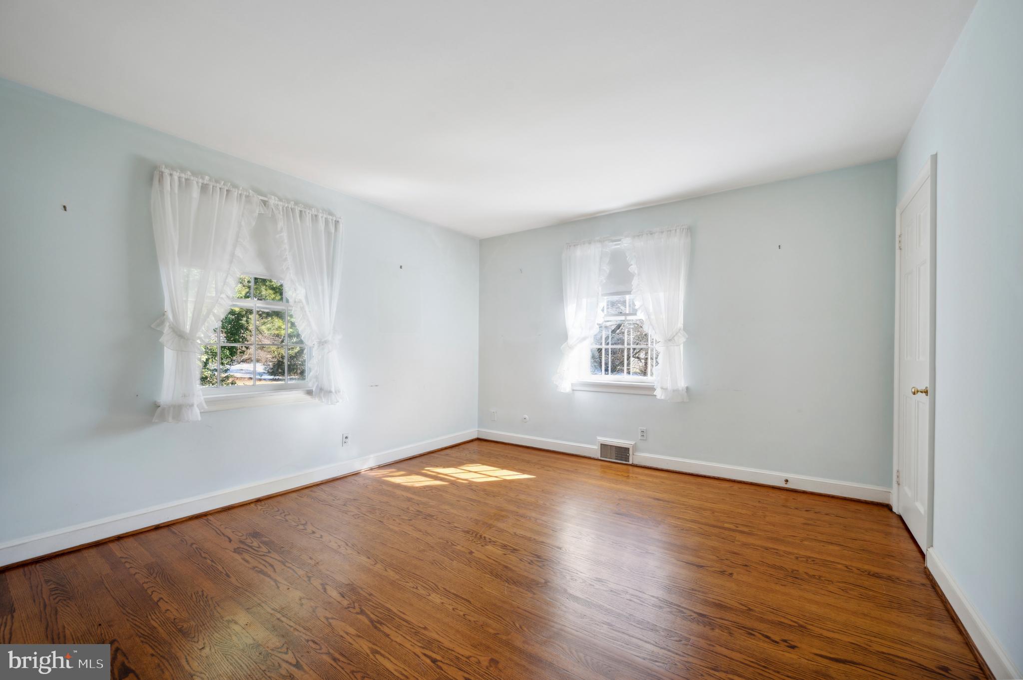 517 CRESHEIM VALLEY ROAD