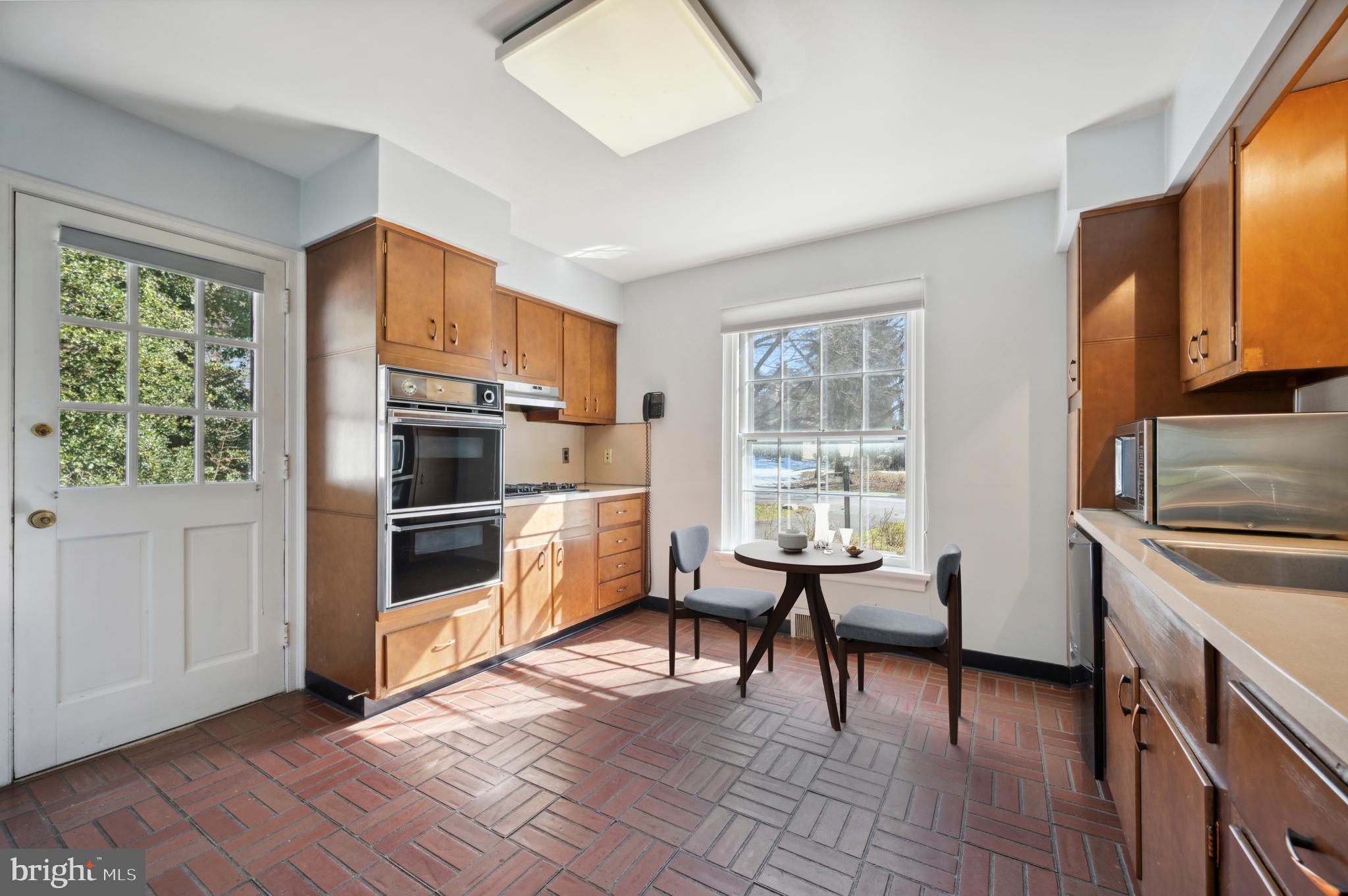 517 CRESHEIM VALLEY ROAD