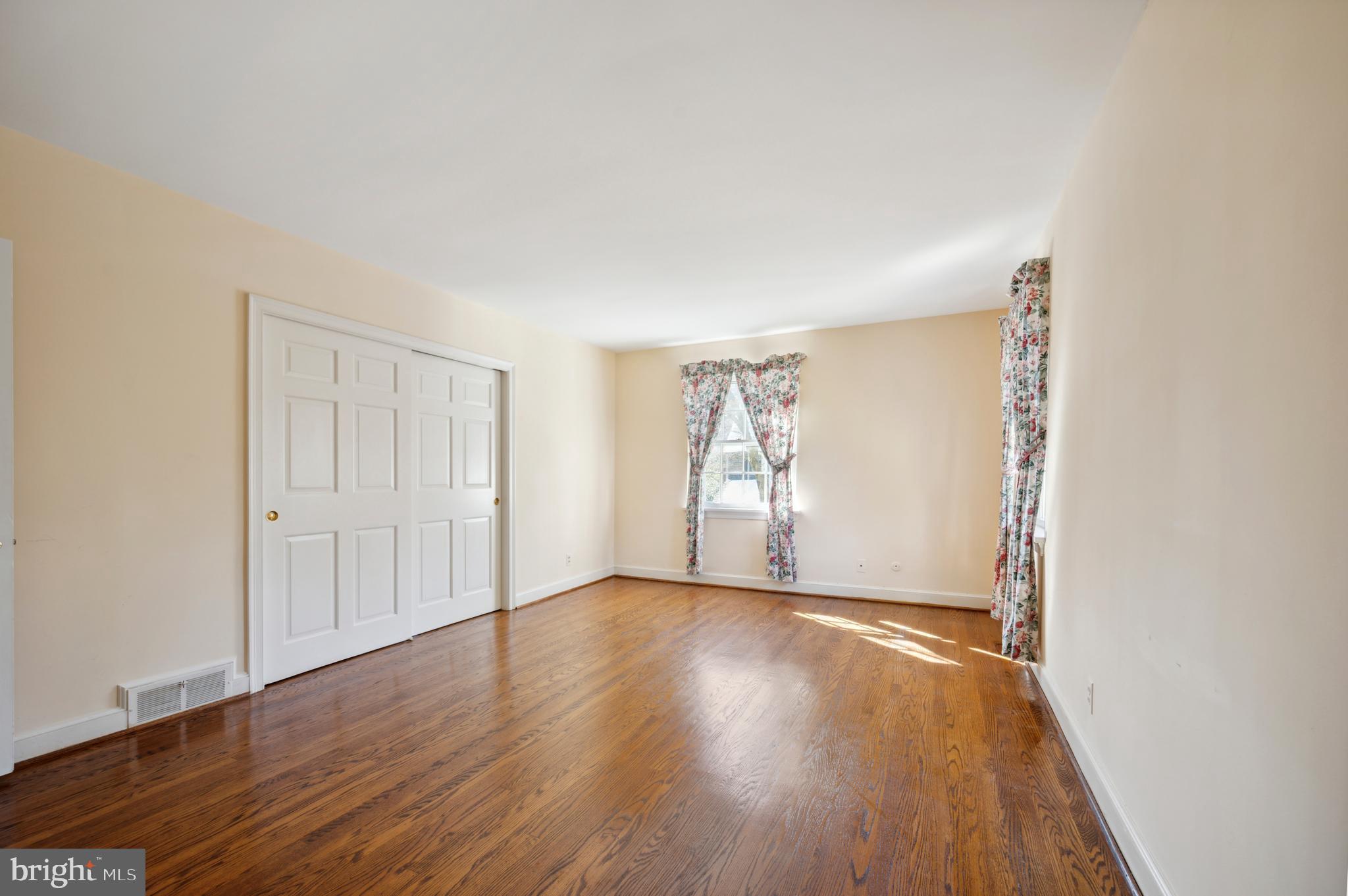 517 CRESHEIM VALLEY ROAD